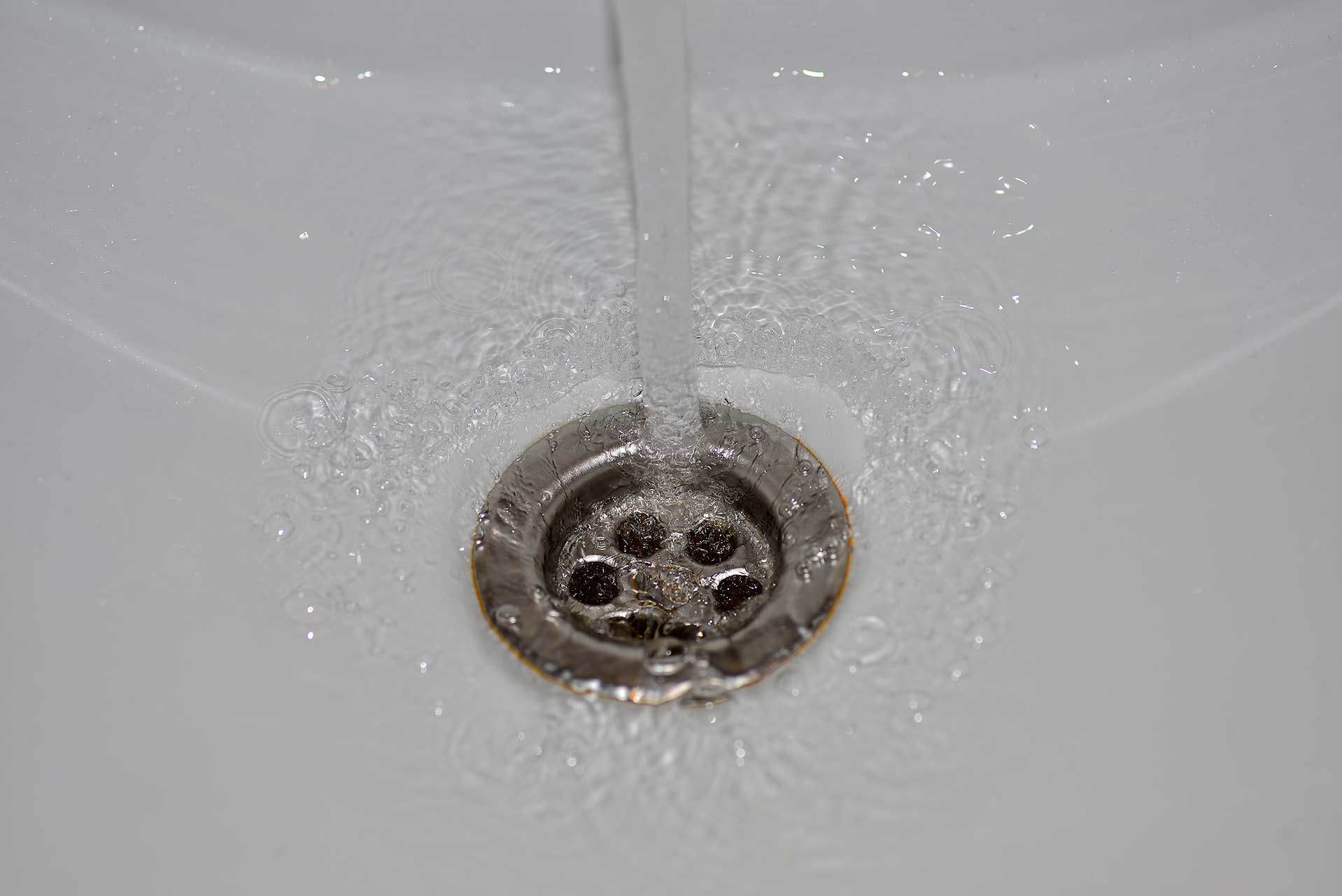 A2B Drains provides services to unblock blocked sinks and drains for properties in Littlehampton.